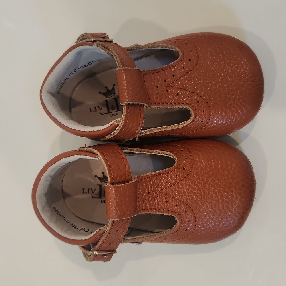 Liv & Leo Brown Baby Shoes NWT Size 6 to 12 Months/Size 3 - Picture 2 of 6